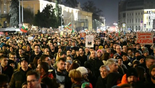 رئيس الوزراء البلغاري يعلن استقالة حكومته غداة تظاهرة حاشدة