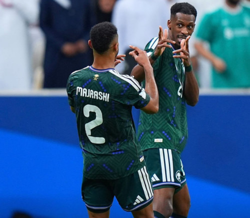 السعودية تفوز على فلسطين 2 - 1 وتبلغ نصف نهائي كأس العرب