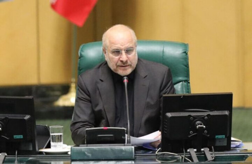 البرلمان الإيراني يلوّح باستجواب الوزراء بسبب أزمة الغلاء