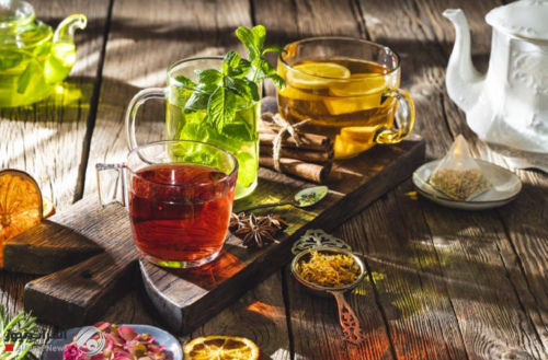 الفرق بين الشاي الأخضر والأسود وتأثيرهما على المعدة