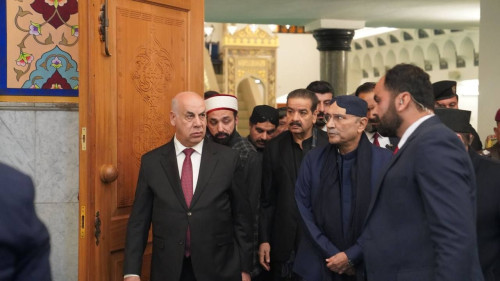 الرئيس الباكستاني يزور مرقد الشيخ عبد القادر الكيلاني