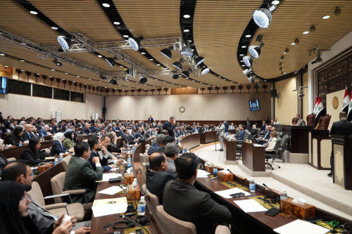 نائب يصف جلسة البرلمان بـ"الاستعراض الإعلامي" وآخرون يدعون لإستضافة السوداني