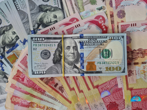 انخفاض طفيف بأسعار صرف لدولار مساء الاثنين