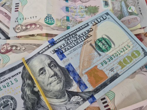 الدولار يعاود الارتفاع في العراق