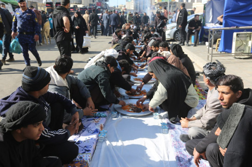 يوم يعادل سبعة ايام... المواكب الحسينية تضاعف خدماتها في ذروة الزيارة الرجبية في الكاظمية (مصور)