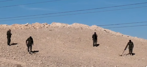 الحشد الشعبي يطهر احدى قرى غرب الانبار من عبوات داعش الارهابي