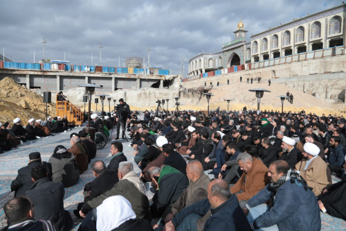 بالصور:مجلس حسيني على رمال كربلاء الاصلية بعمق 18 مترا قرب الحرم الحسيني