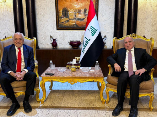 فؤاد حسين يبحث مع خليل زاد التوترات بين الولايات المتحدة وإيران