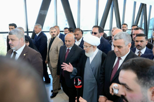 بحضور ممثل السيد السيستاني :افتتاح مجسر مشاة كهربائي قرب جامعة الزهراء للبنات ضمن مشاريع تنمية الأقاليم(صور)