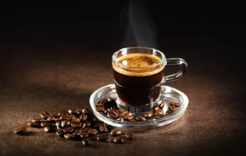 القهوة وارتفاع ضغط الدم.. ما الحقيقة العلمية؟