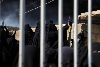 "عوائل داعش".. نحو 300 امرأة وطفل طاجيكي يرفضون مغادرة العراق