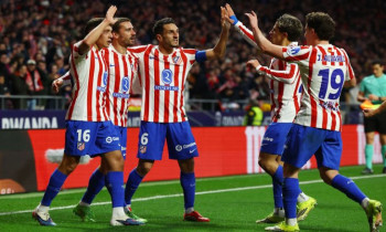 أتلتيكو مدريد يلحق خسارة قاسية ببرشلونة في كأس ملك إسبانيا