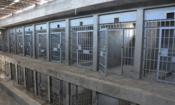 إعفاء مدير سجن العمارة وإحالة متهمين بإدخال الهواتف إلى القضاء