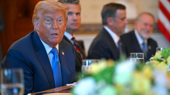 أكسيوس: مقربون من ترامب يحذرونه من الدخول في حرب مع ايران