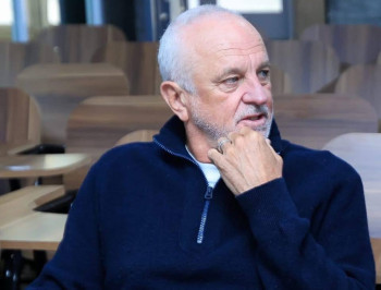 أرنولد يوجه 3 نصائح للاعبي العراق في شهر رمضان