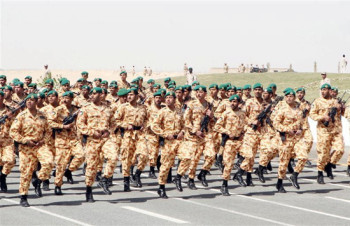 الكويت تُلزم مواطنيها بالتجنيد الإجباري عند 18 عاماً