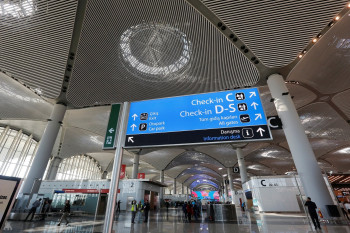 مطار إسطنبول يعلن إلغاء الرحلات المتجهة إلى طهران