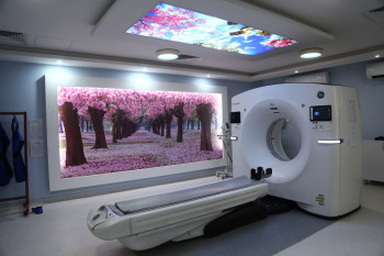 من احدث الاصدارات في العالم... (1200) جهاز في مستشفى خديجة تحت ايدي الطبيبات لعلاج المرضى