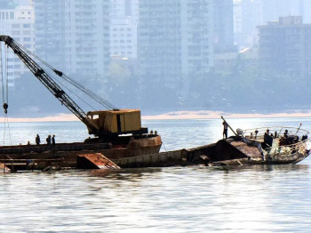 سريلانكا تنتشل 87 جثة بحار إيراني بعد غرق فرقاطتهم بغارة أميركية