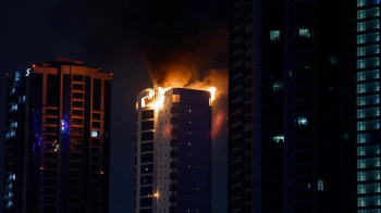 قصف منشآت حيوية في الإمارات والبحرين