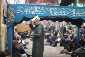 في ليلة القدر الاولى.. عبادات وصلوات ودعوات وخدمات في كربلاء المقدسة(صور)