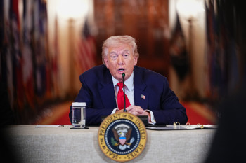 ترامب يؤكد مواصلة الحرب ويطالب القيادة الايرانية بـ"الاستسلام"