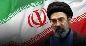 مجتبى خامنئي: مضيق هرمز يجب أن يظل مغلقاً وندعو دول المنطقة لإغلاق القواعد الأمريكية