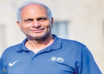 كريم محمد علاوي يدعو للتركيز على إعداد المنتخب ويحذر من تأثير مواقع التواصل