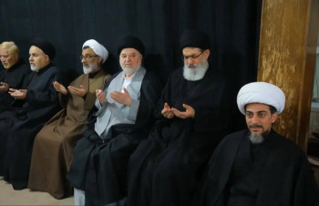 مكتب السيد السيستاني في قم المقدسة يقيم مجلس تابييني على روح المرشد الايراني الشهيد علي الخامنئي