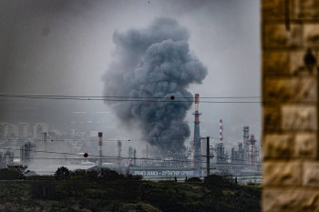 صواريخ إيرانية تحقق أهدافها في حيفا وتل أبيب وشمال إسرائيل (فيديو)