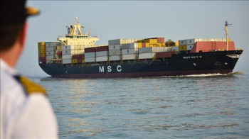 نائب إيراني: نحصل على مليوني دولار من بعض السفن العابرة لمضيق هرمز