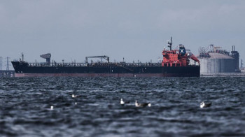 نفط العراق نجح في عبور هرمز.. الزبون هندي والباخرة يابانية