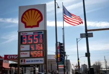 ارتفاع أسعار البنزين بالولايات المتحدة بنسبة 38% منذ بدء الحرب على إيران