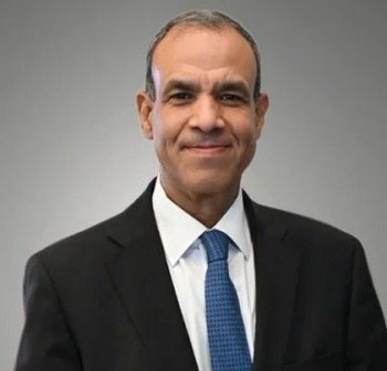 وزير الخارجية المصري يصل الى بغداد