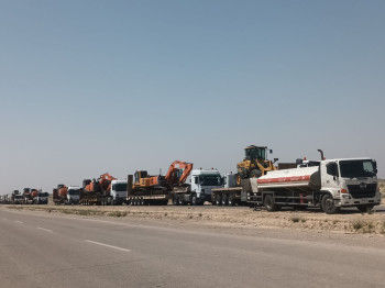 تضم (24) شاحنة و (23) سيارة اسعاف.. قافلة العتبة الحسينية الاغاثية الثانية تصل طهران