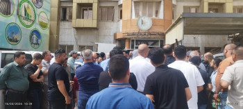 طالبوا بسحب رخصة الاستثمار :تظاهرات امام هيئة الاستثمار في كربلاء بسبب مشروع سكني متلكأ