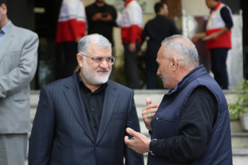 وهي تخوض حربا شرسة.. في ايران محافظ.. وبدلة محلية.. وطماط