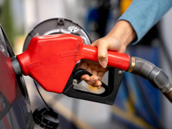 تصريح "مقلق" لوزير الطاقة الأميركي: أسعار البنزين لن تنخفض حتى 2027