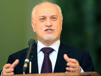 بخصوص خبر وقاة الدكتور حسين الشهرستاني :العائلة تنفي