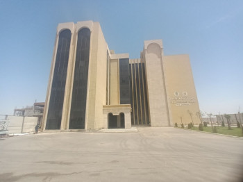 كلية الاسباط الجامعة بمواصفات حديثة في كربلاء يرعاها السيد السيستاني :تستقبل الطلبة الايتام مجانا (فيديو)