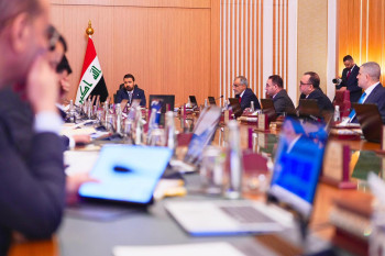 تعرف على قرارات الحكومة.. الزيدي يوجه بإعادة تقييم المديرين العامين والفرص الاستثمارية في قطاع الكهرباء