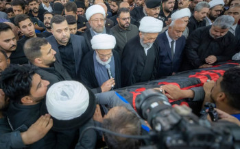 الشيخ الكربلائي يصلي على جثمان المرجع الفياض في العتبة الحسينية المطهرة