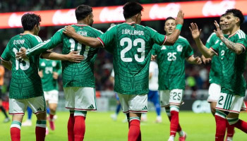 المكسيك تهزم جنوب أفريقيا و3 بطاقات حمراء في افتتاح كأس العالم