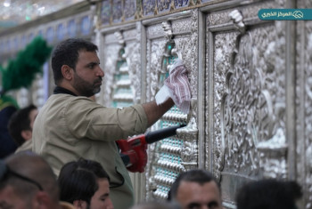 انجاز أعمال صيانة شباك ضريحي الإمامين الجوادين
