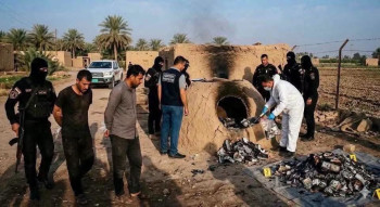 اعتقال "أنزه موظف".. زوجة مسؤول عراقي متهم بالفساد تحرق ملايين الدولارات في "تنور طين"