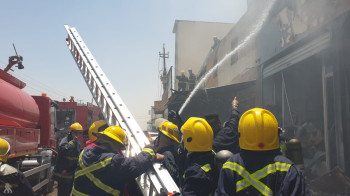 الدفاع المدني يسيطر على حريق اندلع بالحي الصناعي في النجف الاشرف