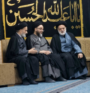 ابناء المرجع الاعلى السيد علي السيستاني يقدمون واجب العزاء لنجل المرشد الايراني الشهيد علي الخامنئي