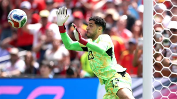 مصطفى شوبير ضمن أفضل 5 حراس في كأس العالم