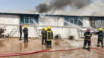 الدفاع المدني يخمد حريق مذخر أدوية بمستشفى الفيحاء التعليمي في البصرة (فيديو)