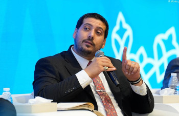 فاتورة الرواتب وملايين تحت خط الفقر.. خبير اقتصادي يطرح حلولاً لإنعاش الاقتصاد العراقي